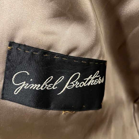 Stunning Fox Fur Coat - Picture 3 of 8